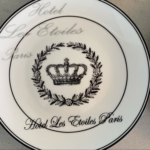 Set of 4 HOTEL LES ETOILES Plates - Picture 2 of 4